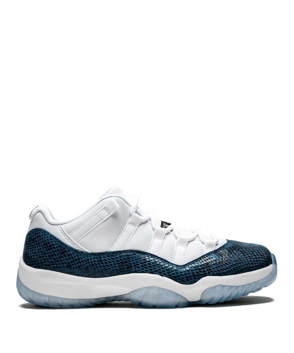 Air Jordan 11 Retro Low LE sneakers