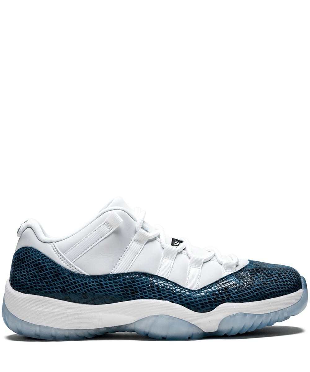 Air Jordan 11 Retro Low LE sneakers