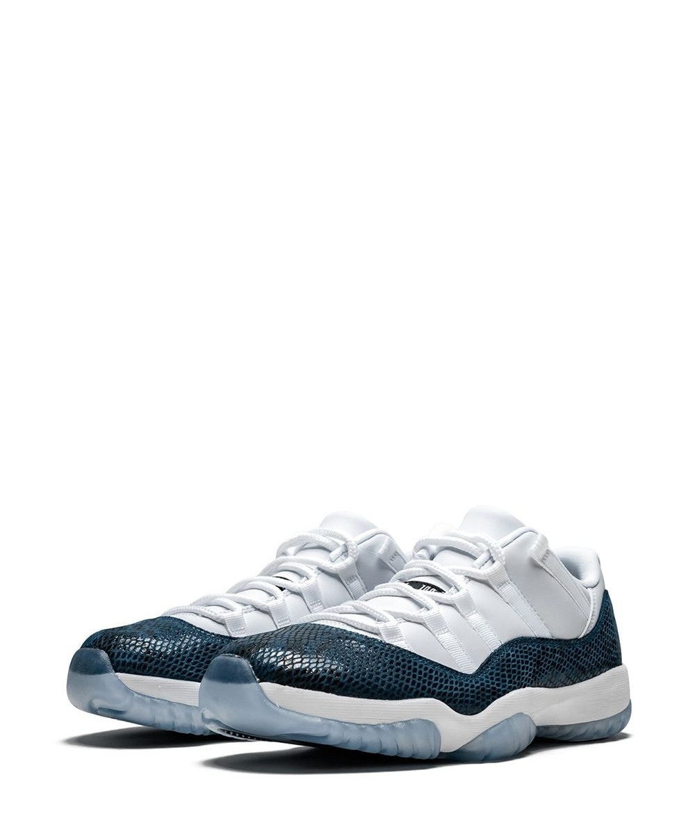 Air Jordan 11 Retro Low LE sneakers