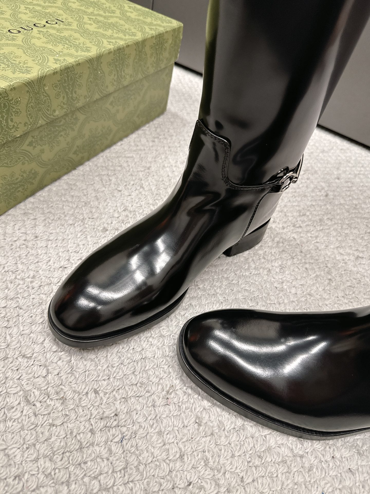 GUCCI Kelly knight boots 001