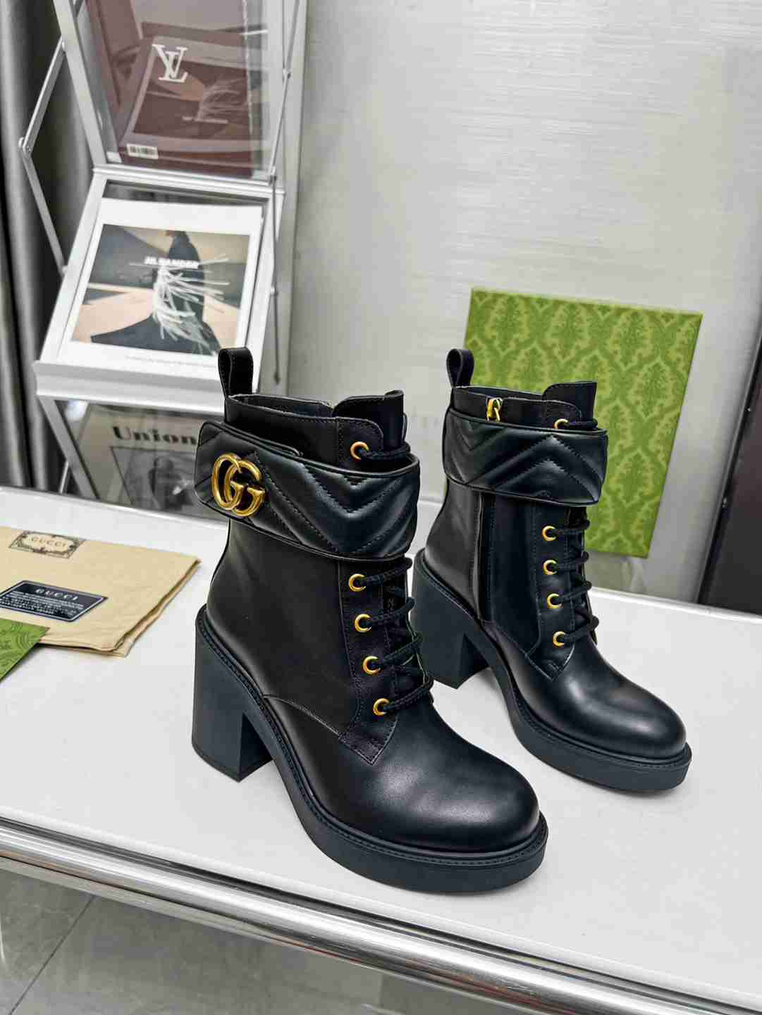 Gucci Double G Logo and Ankle Boots 001