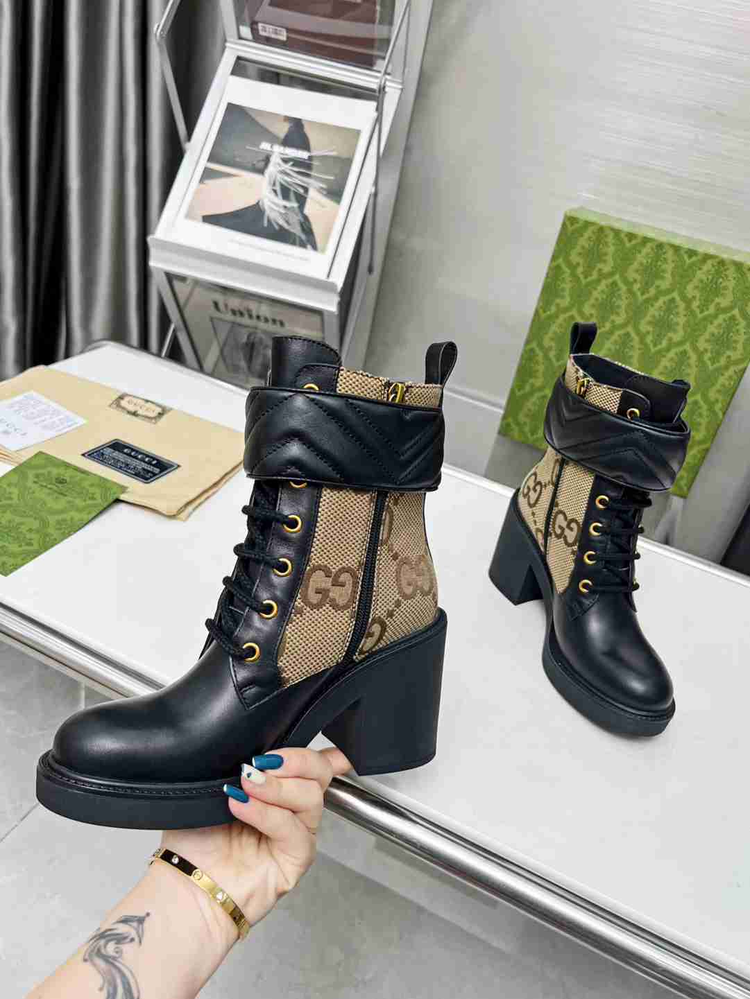 Gucci Double G Logo and Ankle Boots 001