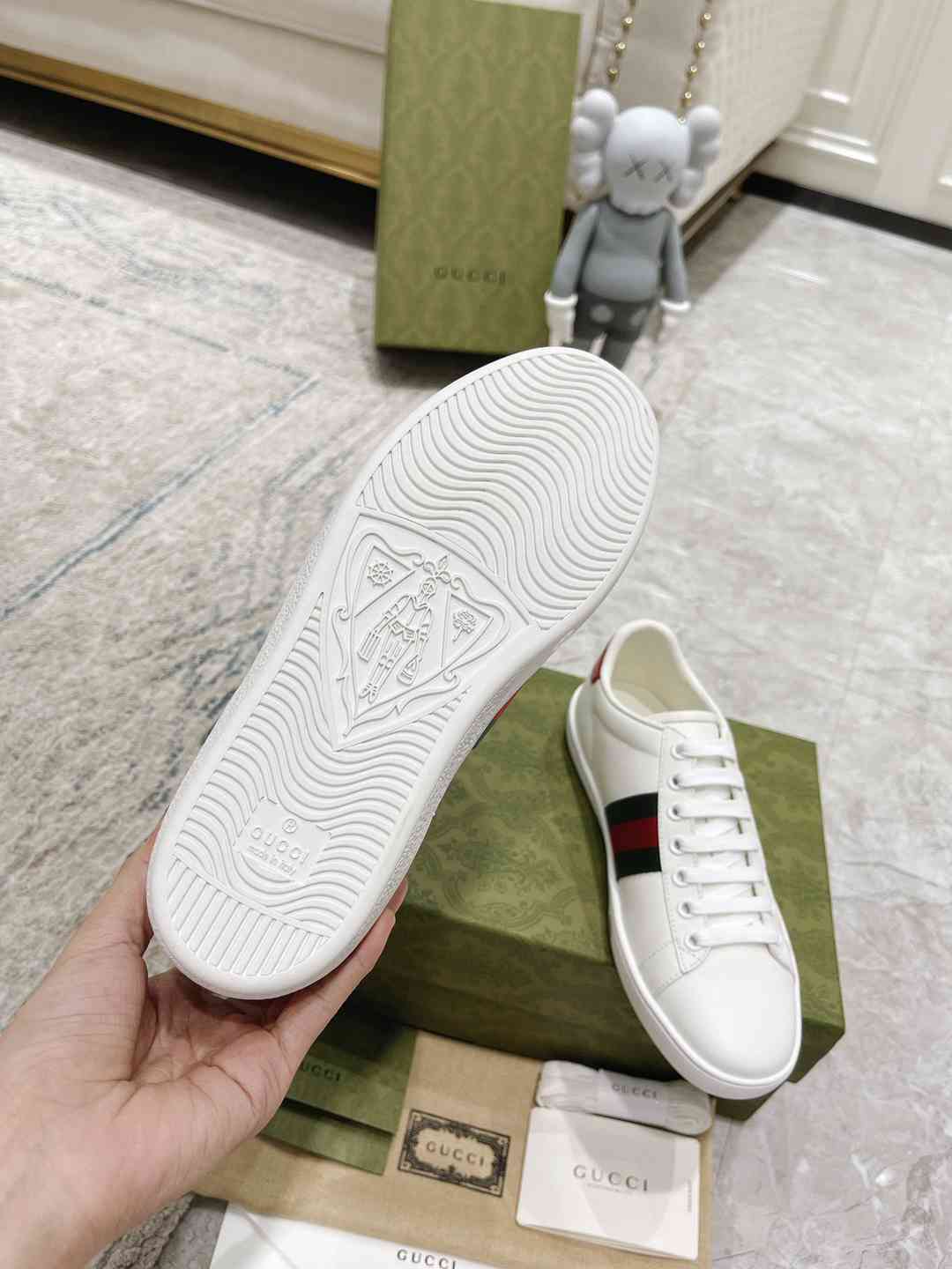 Gucci  Ace sneaker with embroidery 001