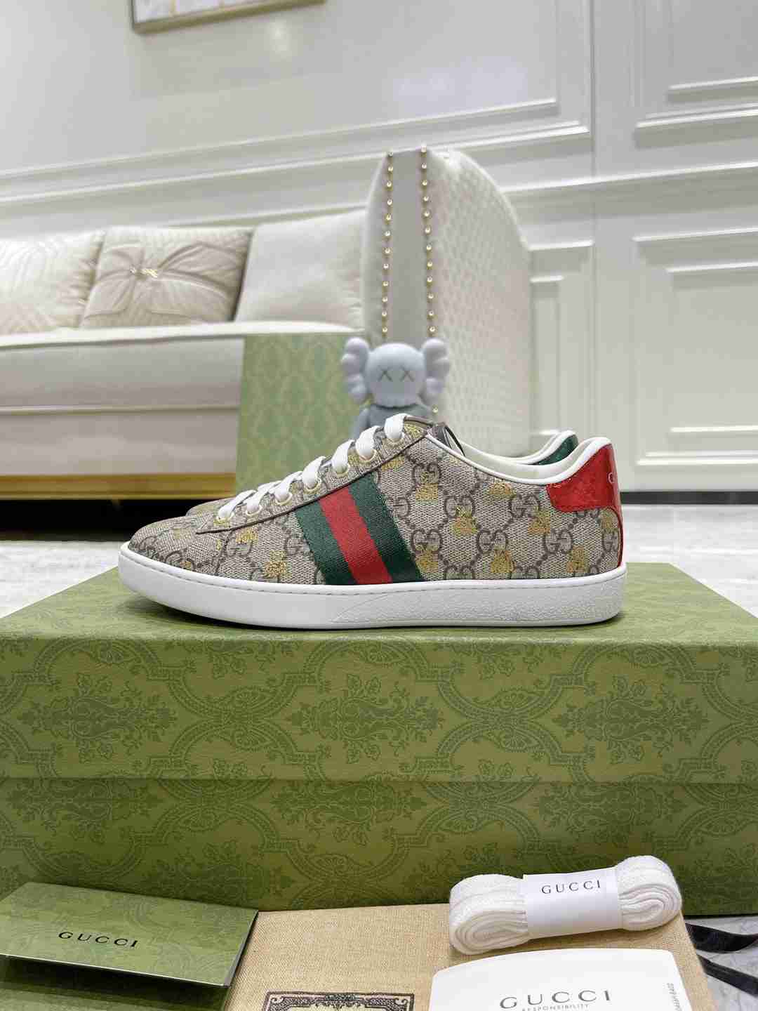 Gucci  Ace sneaker with embroidery 001