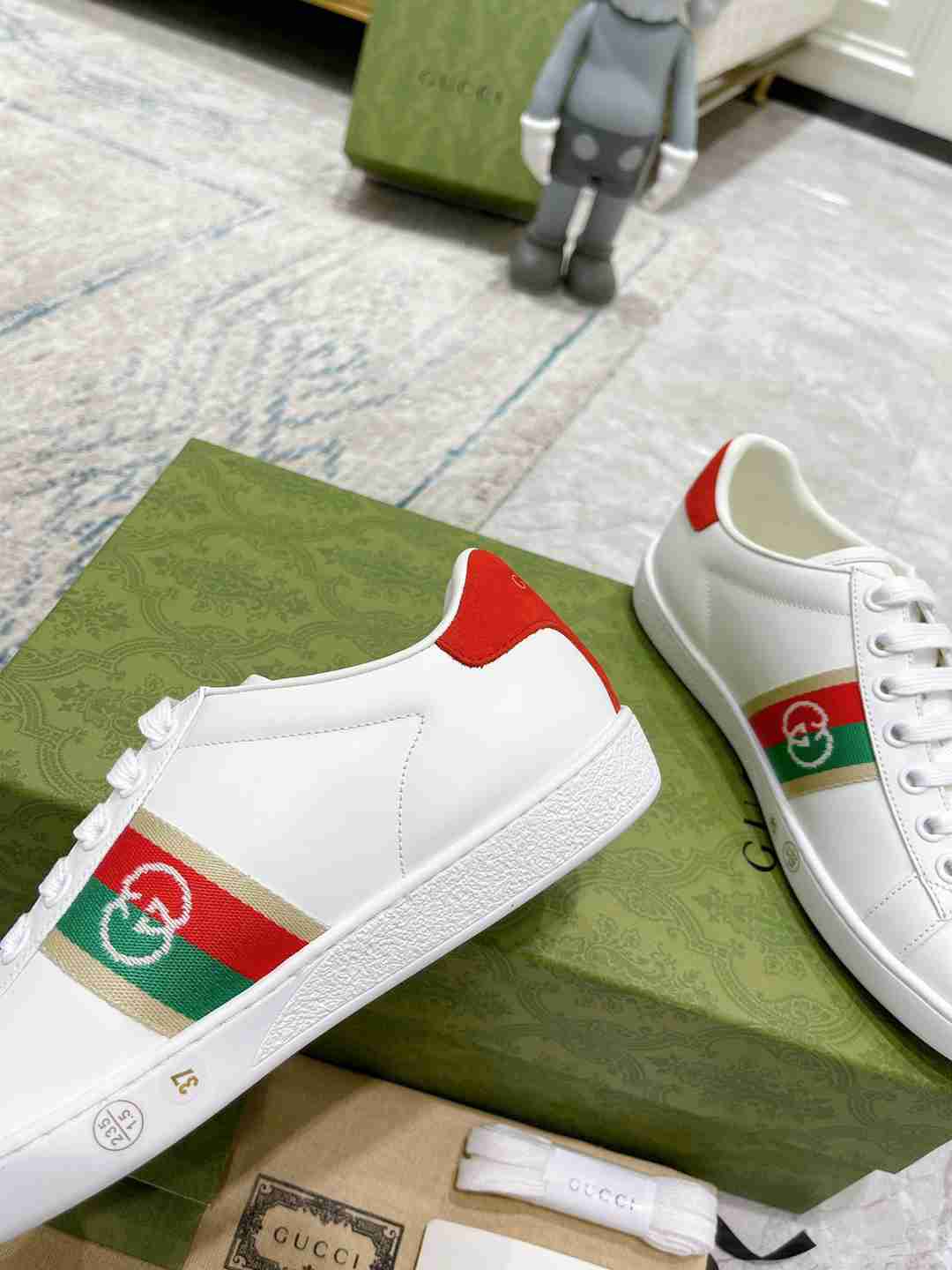 Gucci  Ace sneaker with embroidery 001