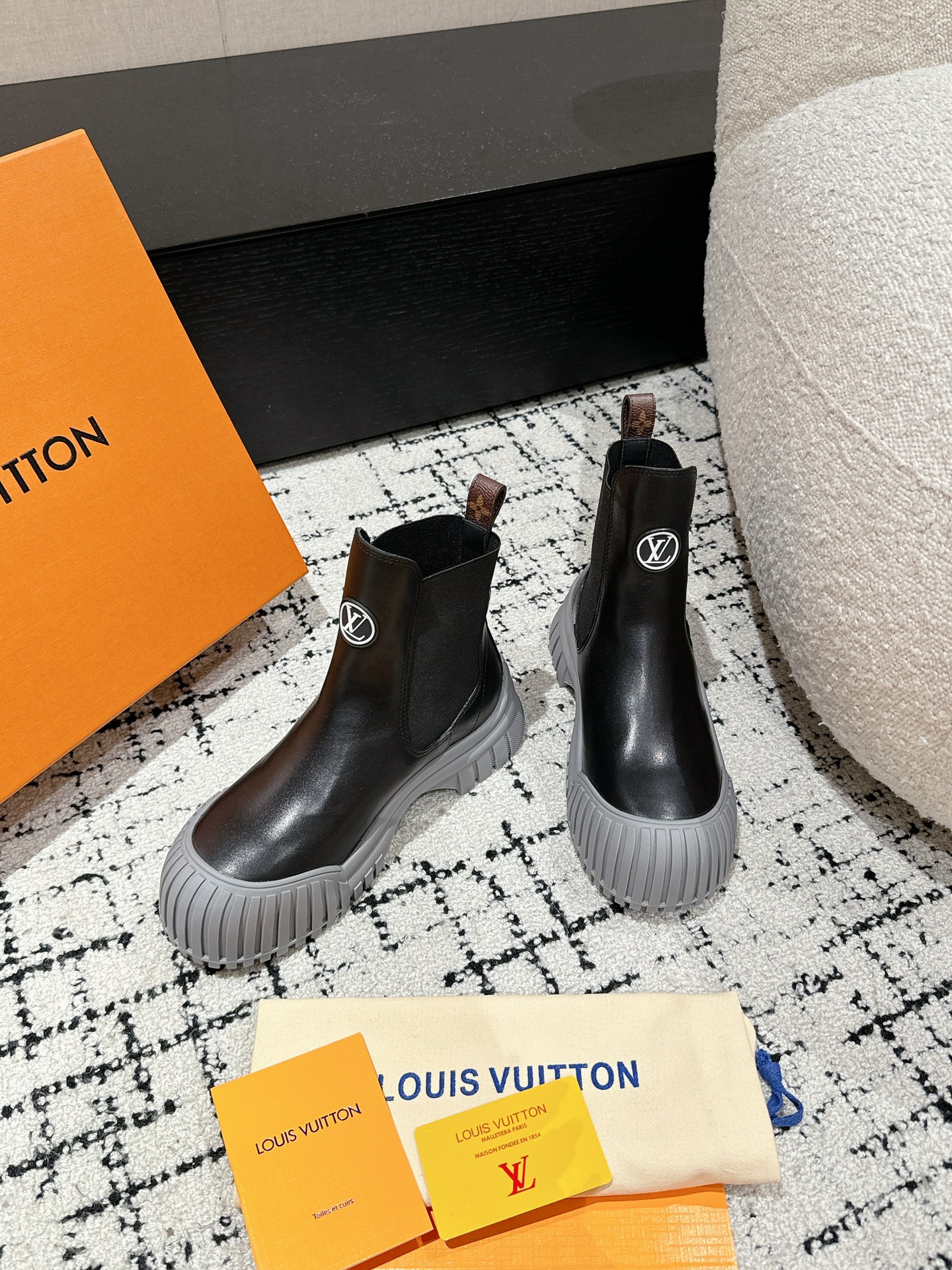 Louis Vuitton 24 Ruby Flat Chelsea Ankle Boot 001