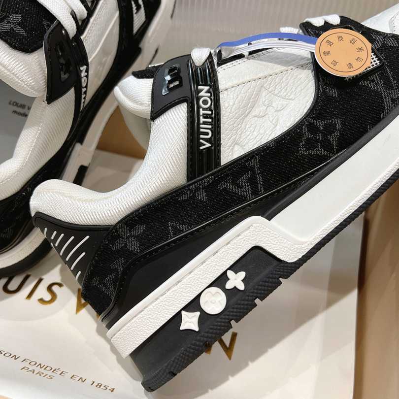 Louis Vuitton Trainer Sneaker 001