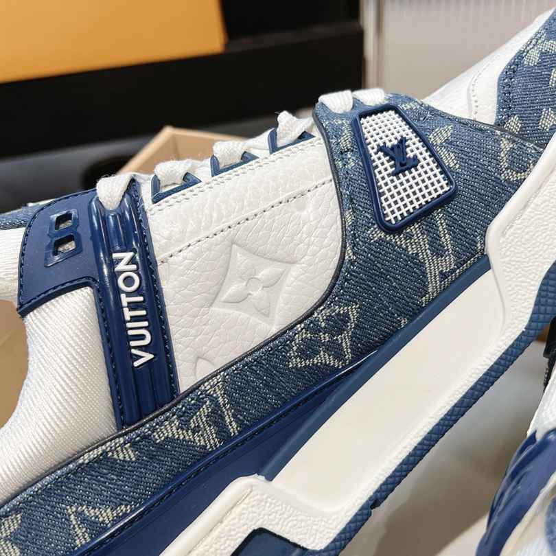 Louis Vuitton Trainer Sneaker 001