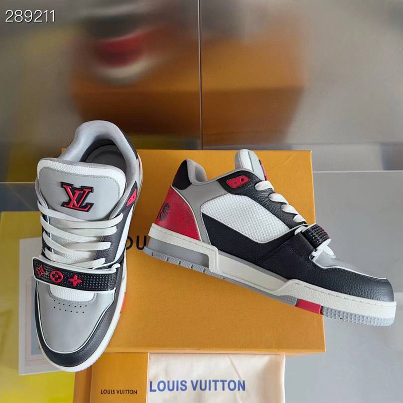 Louis Vuitton Trainer Sneaker 002