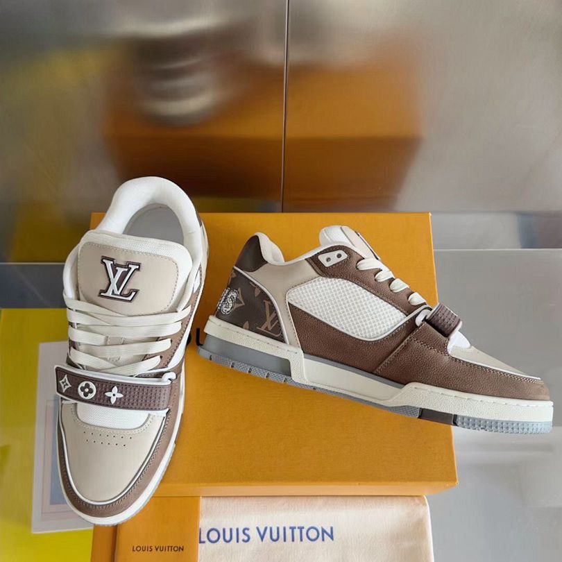 Louis Vuitton Trainer Sneaker 002