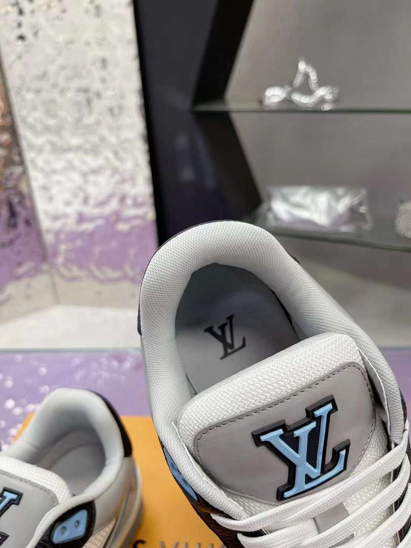 Louis Vuitton Trainer Sneaker 002