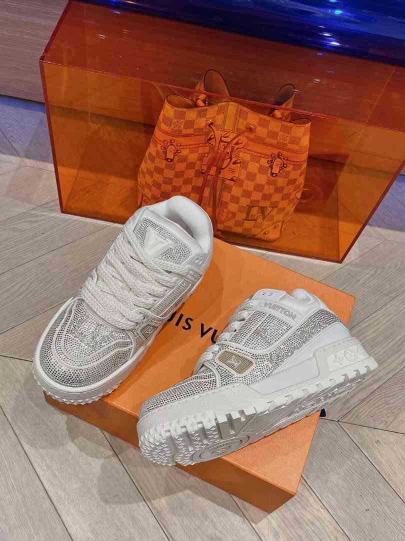 Louis Vuitton x Pharrell Williams LV Trainer Maxi Swarovski 001