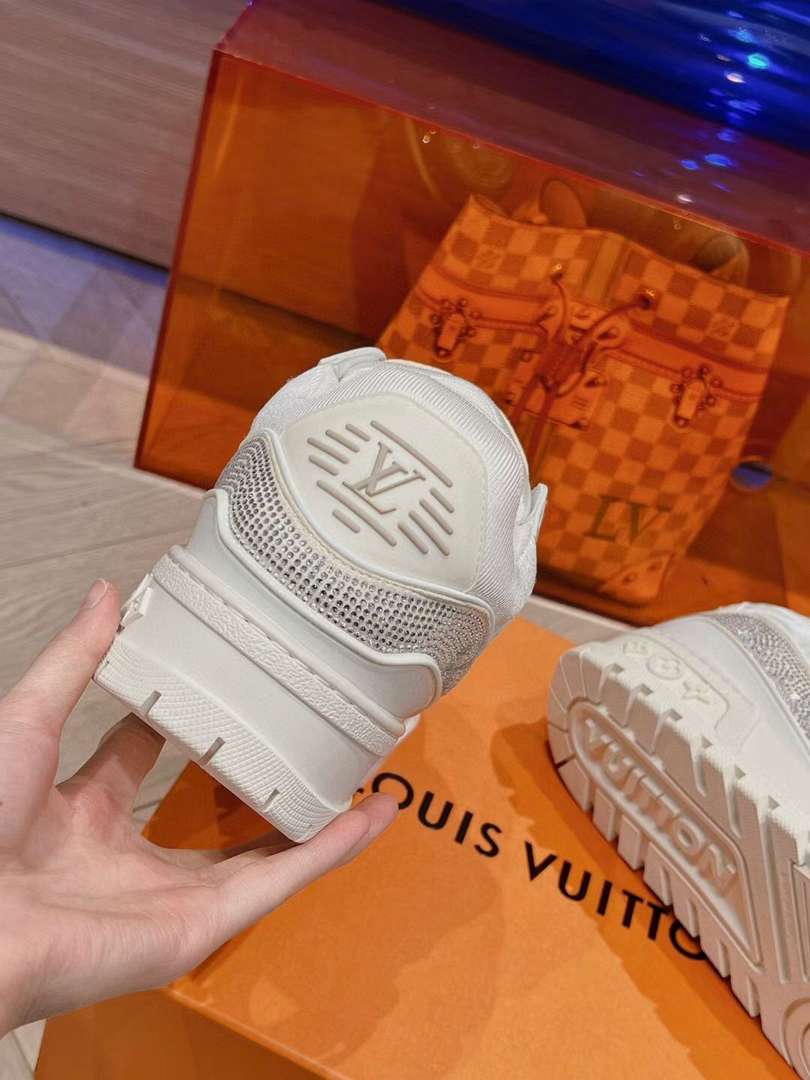 Louis Vuitton x Pharrell Williams LV Trainer Maxi Swarovski 001